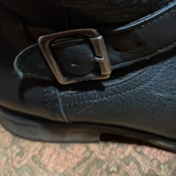 Steve Madden black fairmont boots, size 9. - Picture 3 of 5